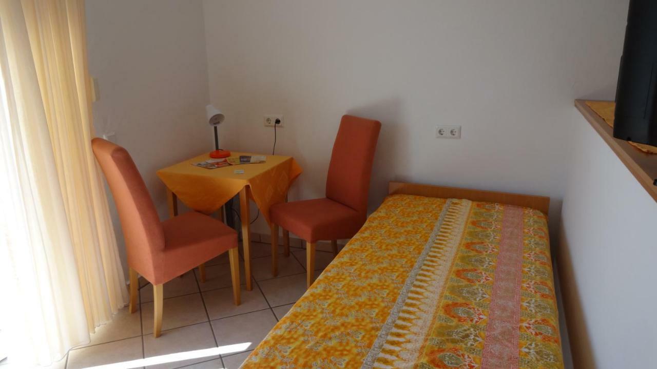 Gastehaus Reuten Bed & Breakfast Ensdorf Ngoại thất bức ảnh